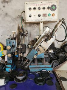 Oil seal trimming machine